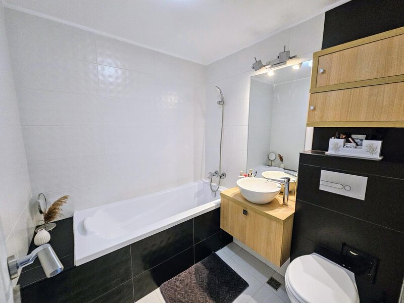 Calea Vitan 233  de inchiriat 3 cam  - loc de parcare inclus - centrala