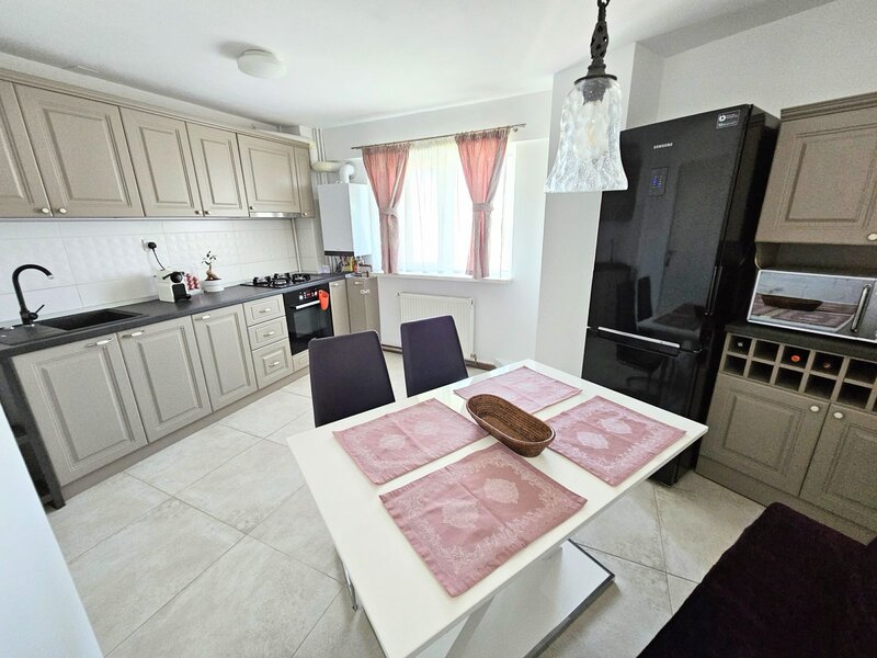 Calea Vitan 233  de inchiriat 3 cam  - loc de parcare inclus - centrala